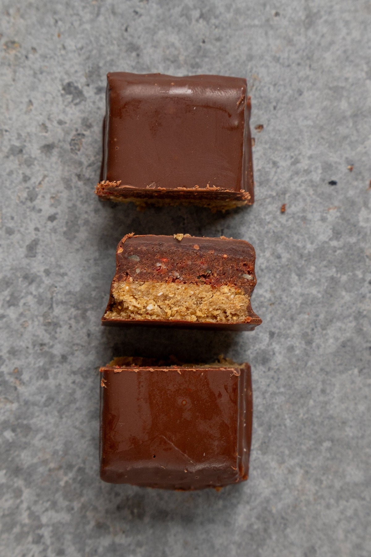 Bio Raspberry Dessert Bar 50 g Box 12 Stück fruchtig, schokoladig, natürlich gut⚠️Produkt wird ungekühlt verschickt⚠️